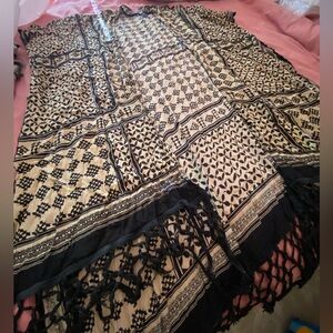 Ecote Black and Beige Patterned Poncho